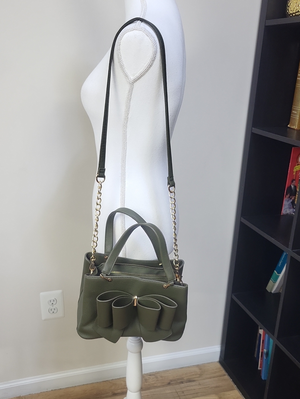 LIKE DREAMS Green Faux Leather Multi-Pocket Crossbody Bag